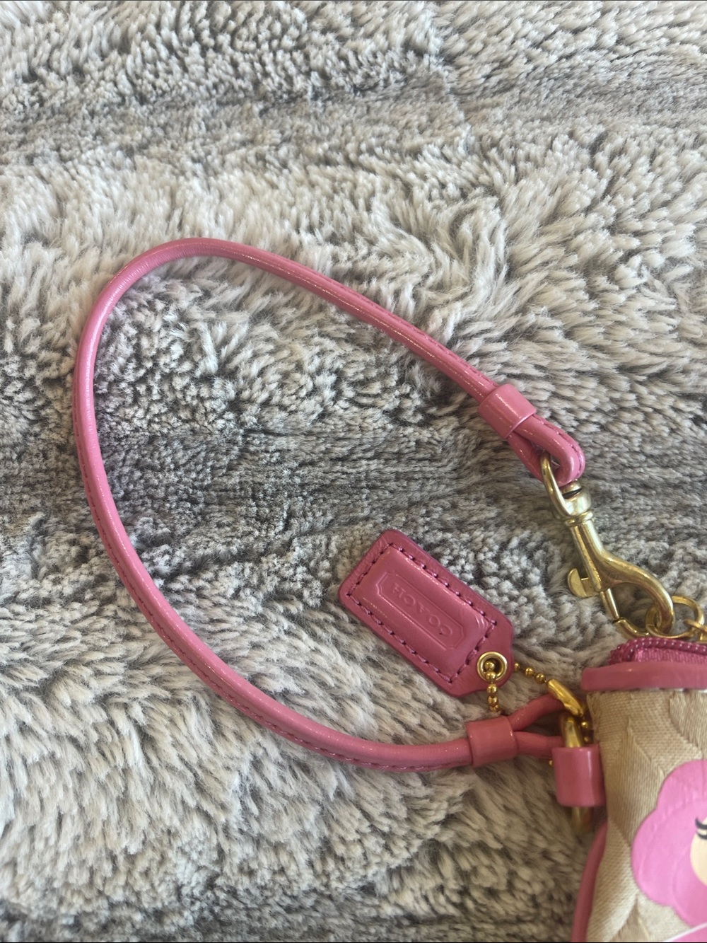 RARE COACH Y2K POPPY CHAN PINKY WRISTLET - Picture 3 of 14